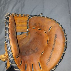 RAWLINGS  -SMALL KIDS  -GIRLS  CATCHETS SOFT BALL GLOVE 