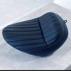 Harley Davidson Motorcycle Seat Street Bob