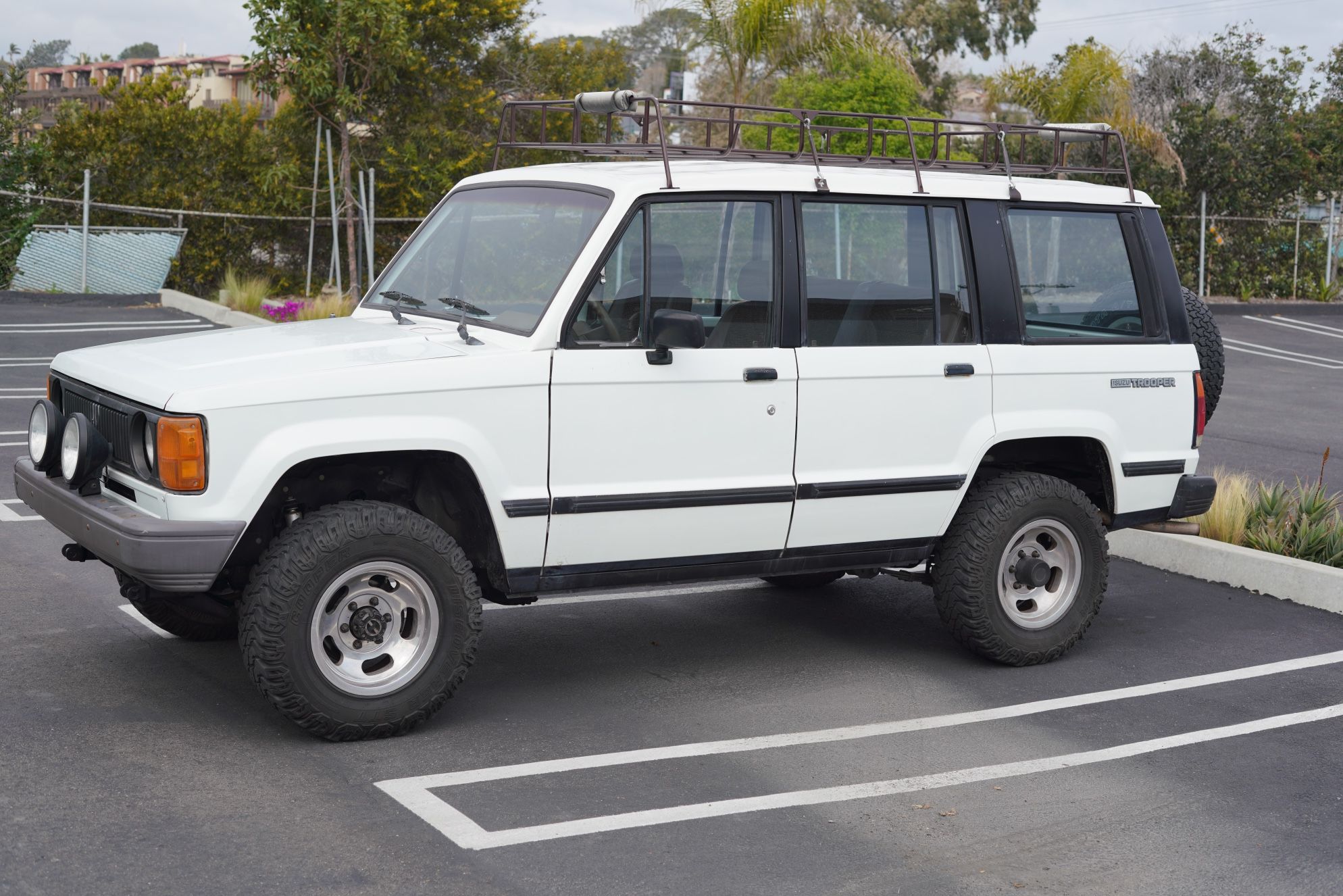 1990 Isuzu Trooper