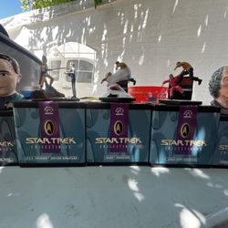 STAR TREK COLLECTIBLES 