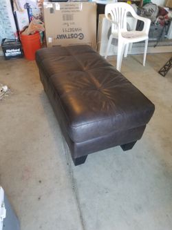 Foot stool/ottoman
