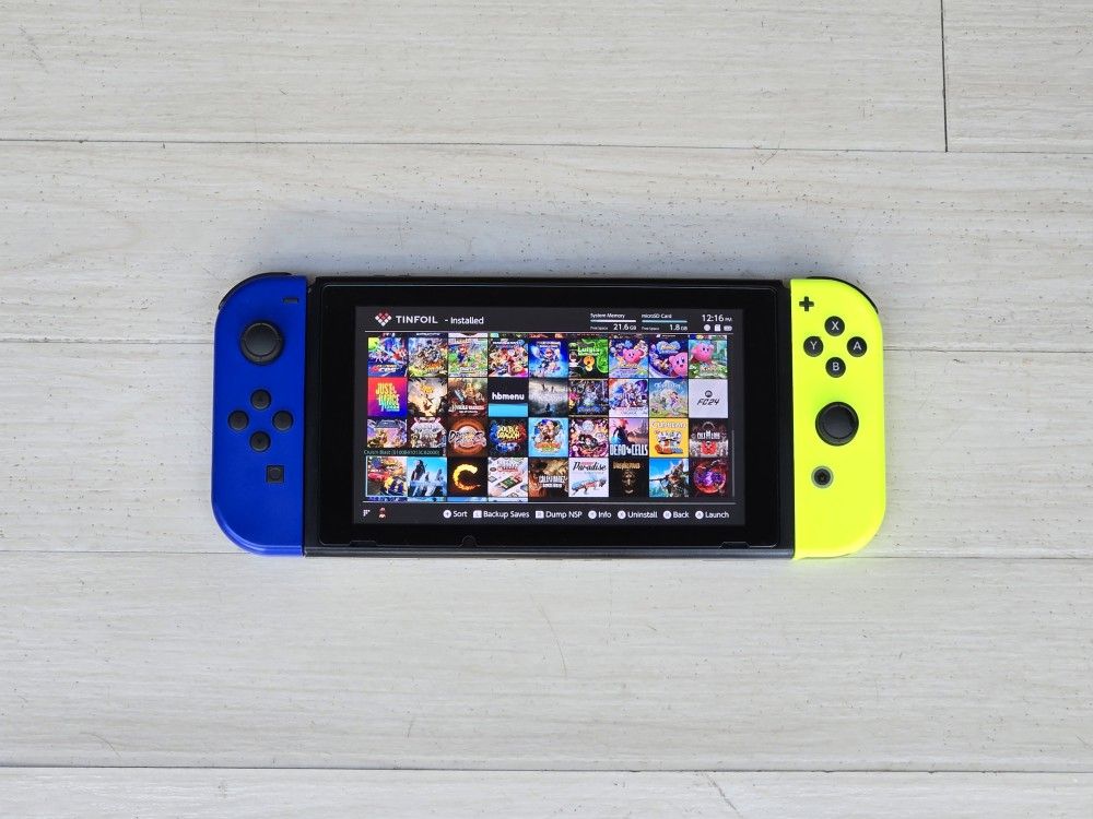 Nintendo Switch with over 200 Games + 1000p Retros