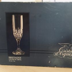 New Set of 4 Cristal D’Arques Bretagne Flutes (5 oz Crystal)