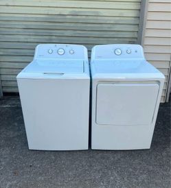 Like new! GE hotpoint washer & Dryer (Delivery available!)
