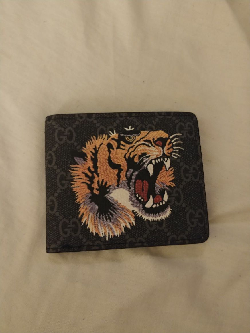 Gucci wallet lion Clearance
