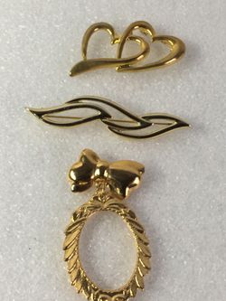 GOOD TONE BROOCH LOTS OF 3