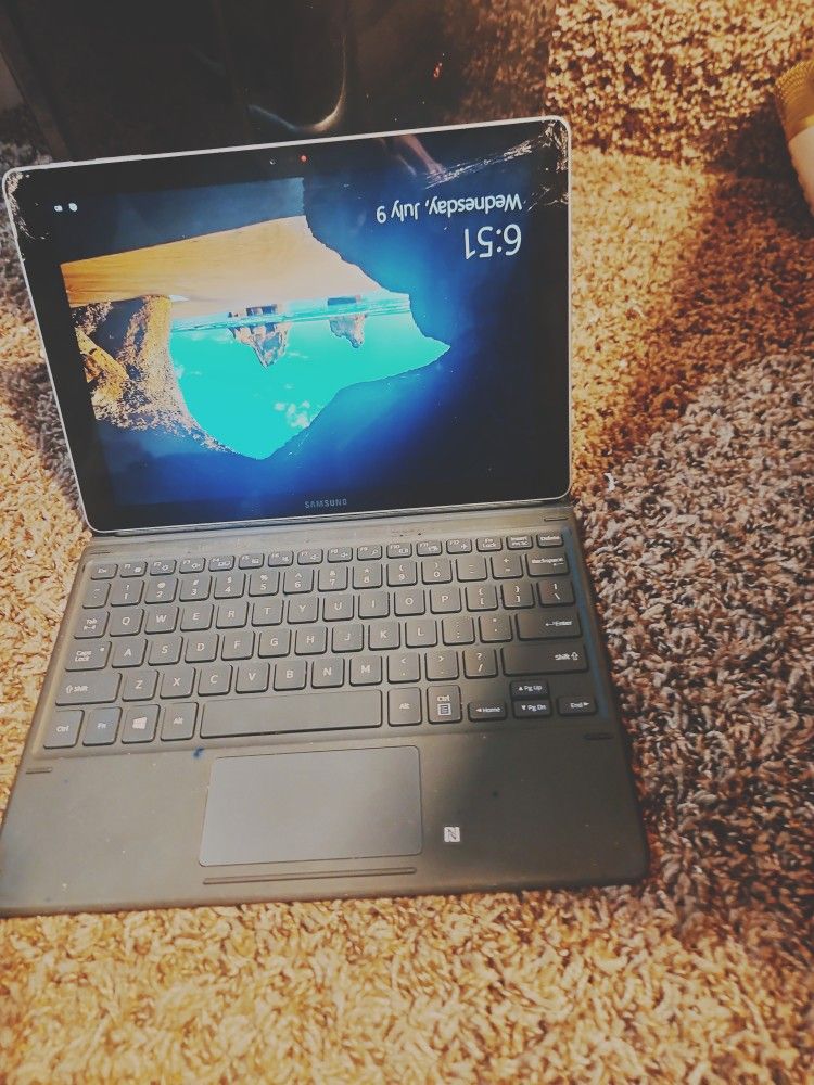 Samsung Galaxy Book 10.6 7th Gen Intel 64GB Plus 128 Gb Chip