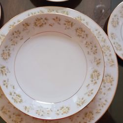 91 Piece Royal Wentworth China Set