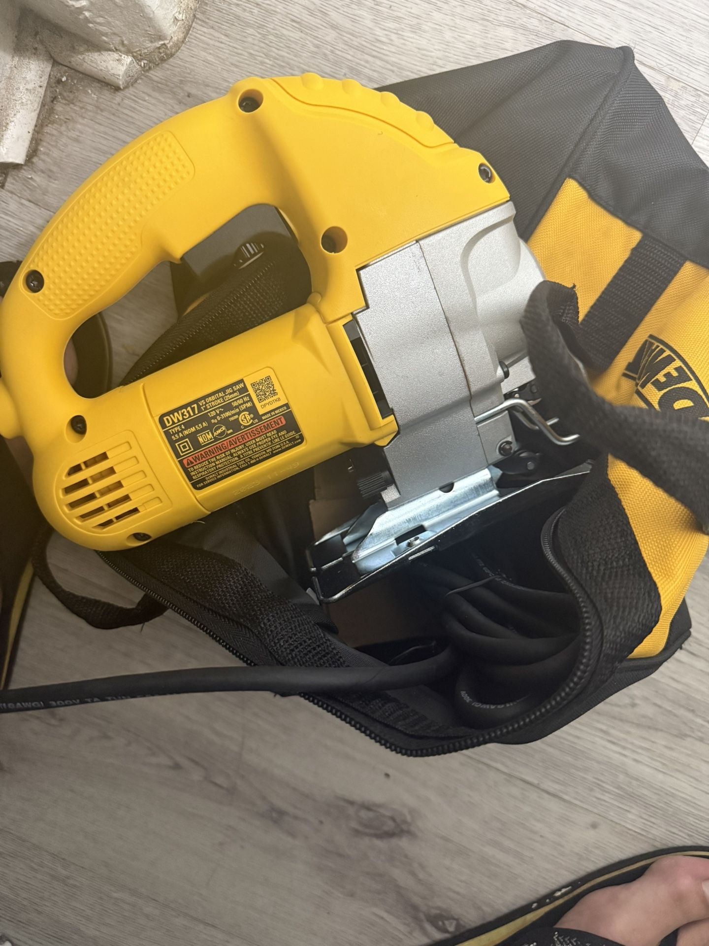 Dewalt saw