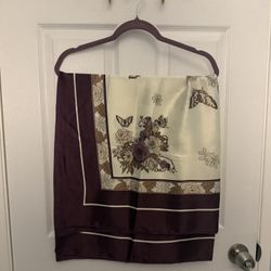 Stylish Floral Silk Scarf – Effortless Spring Look