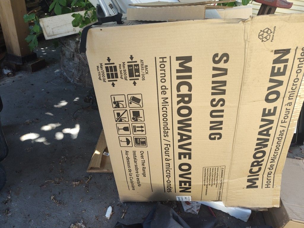 Sampson Microwave Oven