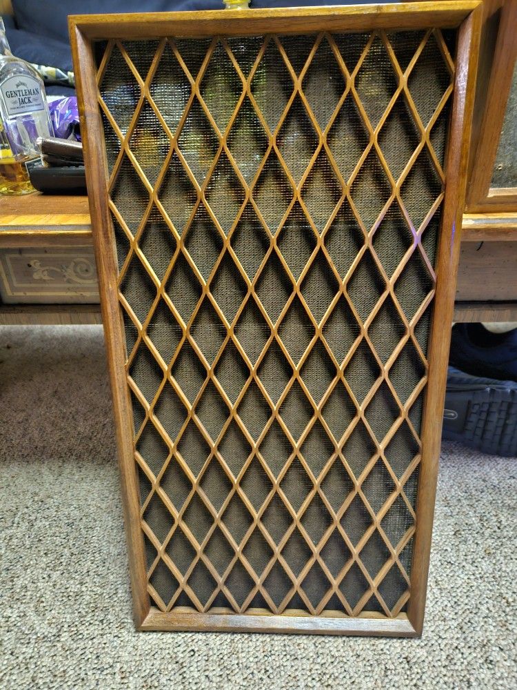 Realistic/Allied Nova 8 Speakers