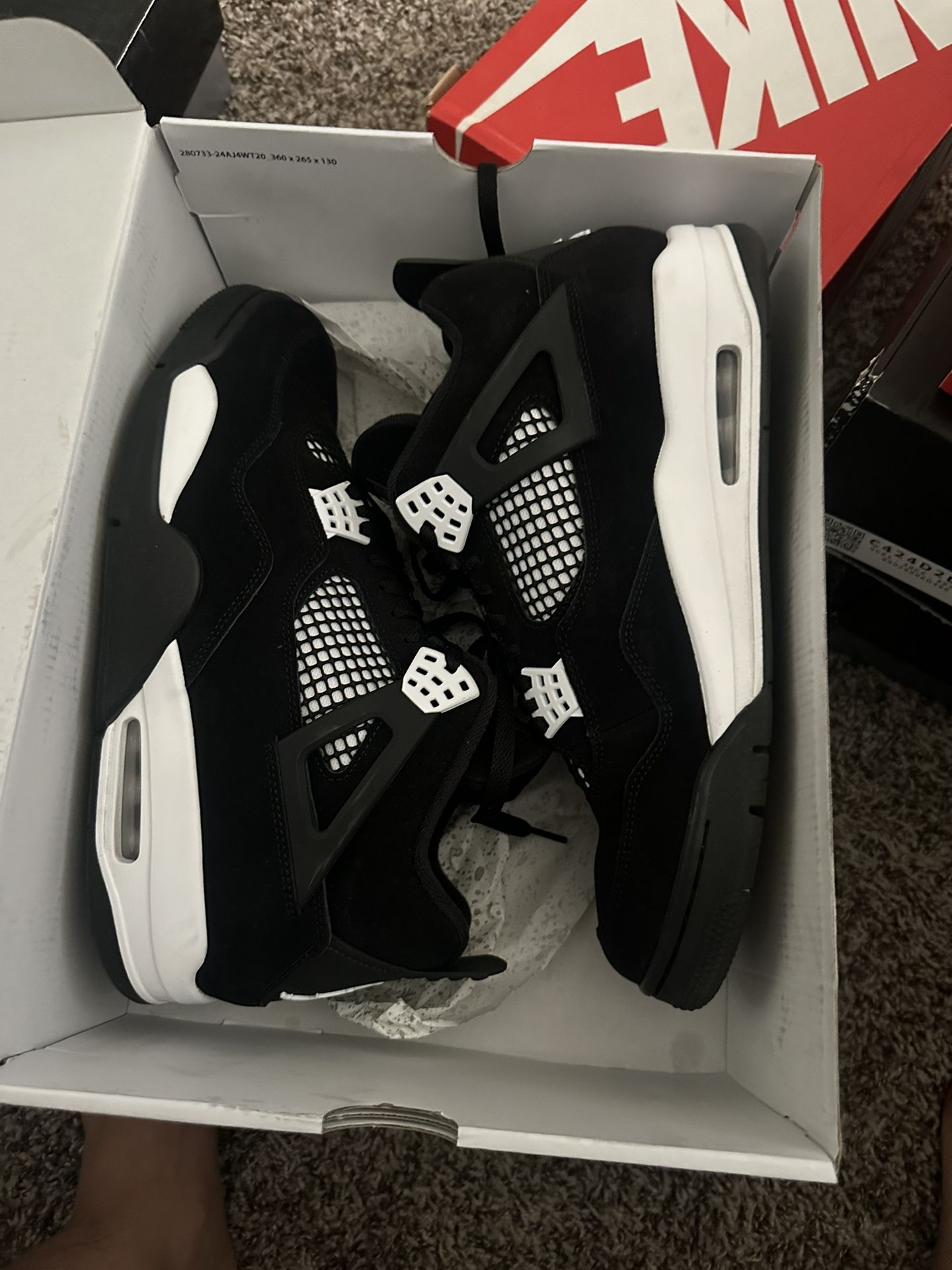 Jordan 4s