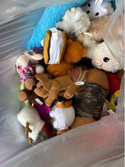 Huge bag of clean stuffies