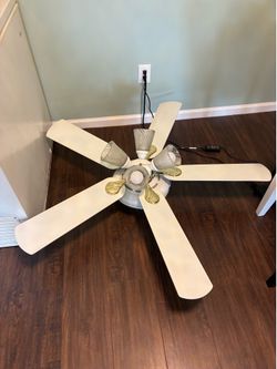 Hampton Bay White & Gold Ceiling Fan w/ 4 Light Kit & Frosted Shades