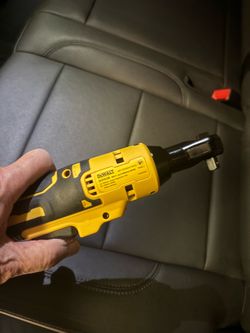 Dewalt Cordless 3/8 ratchet and the battery