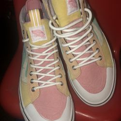VANs S8 High Top UltraCush  Size 10M