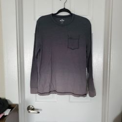 Hollister Long Sleeve Gradient Tee – Size S unisex