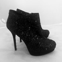Black Sequined Boot With Heels Size 7