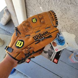 Wilson Baseball Glove 