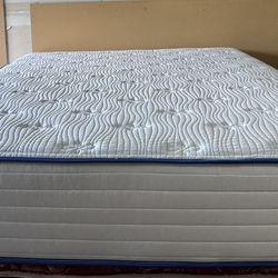 Queen Size Mattress (Colchon Queen Size)