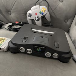 Classic Nintendo 64 (Super Mario 64 & Diddy kong racing included & controller )