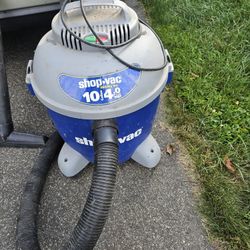 SHOP VAC  10 GALLON  EXCELLENT CONDITION  WITH ALL  ATTACHMENTS 