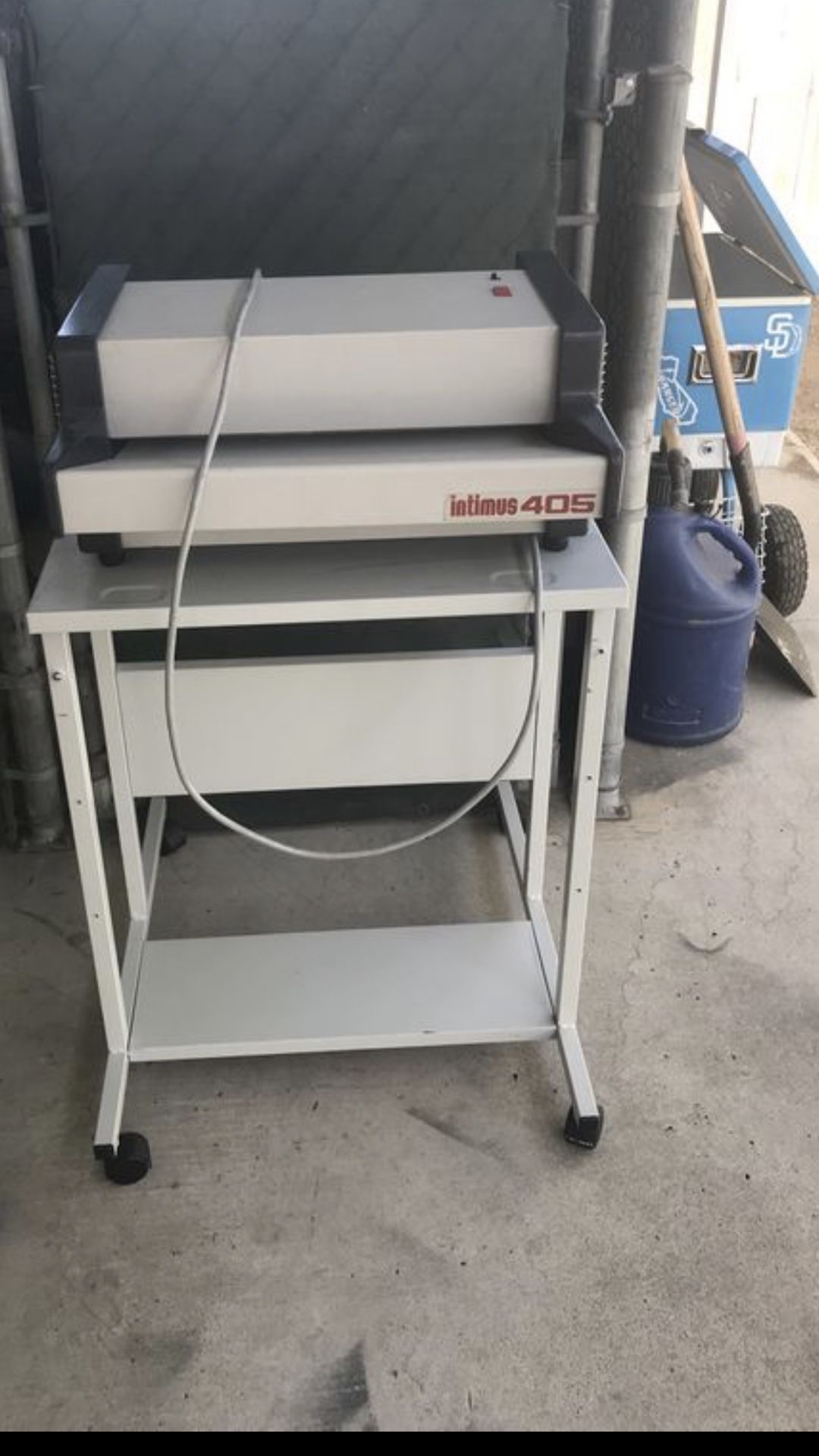 Intimus 405 document shredder