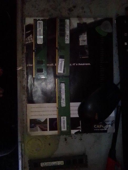 Solid Slate Drive 70 Gig And A 8 Gig Ddr4 And 24 Gig Ddr4 Name Your Price