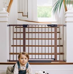 Cumbor 29.7-48" Baby Gate for Stairs