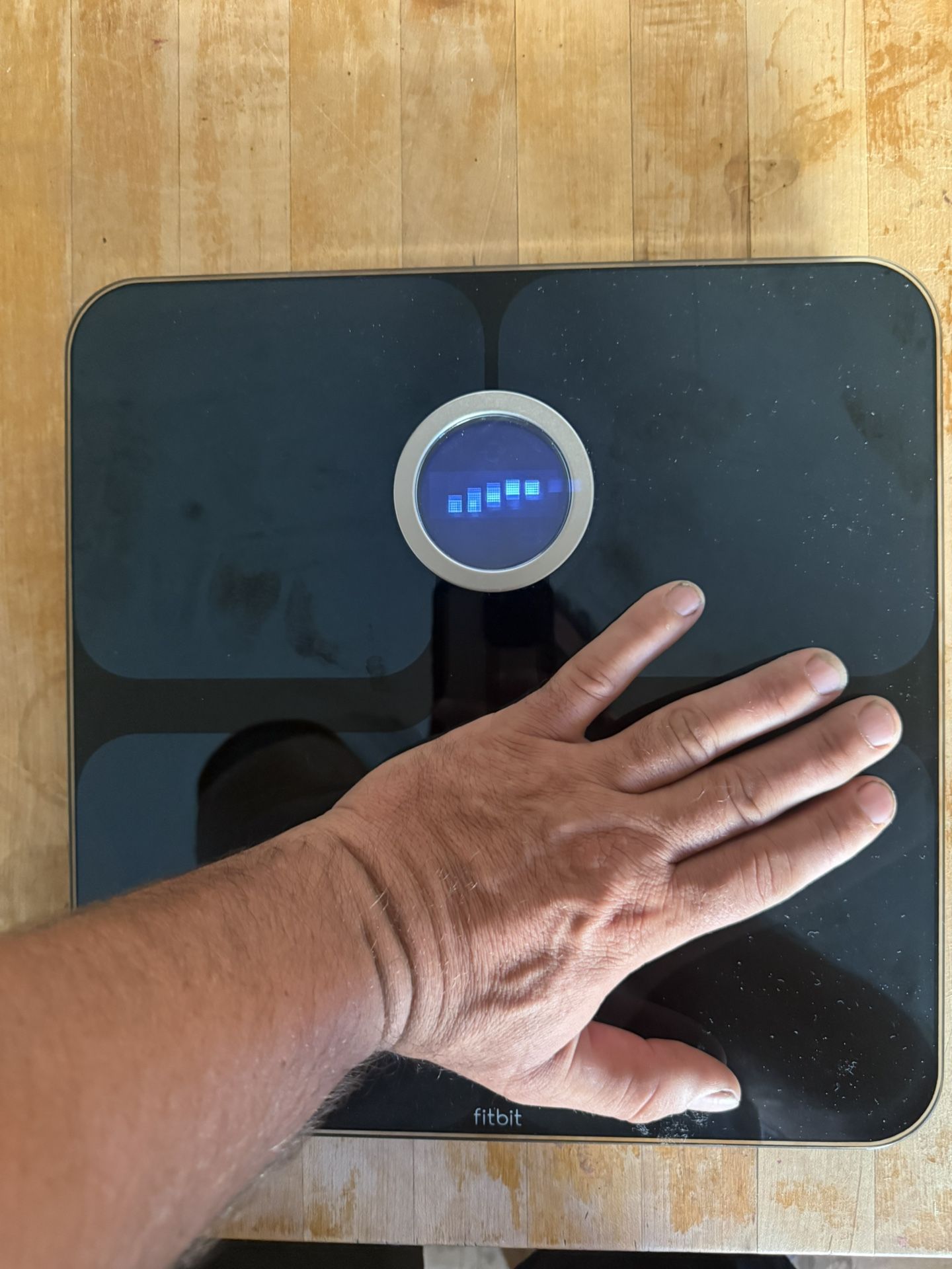 ⚖️ Fitbit Smart Wi-Fi Scale – $25 OBO ⚖️ Smart scale by Fitbit that powers on and connects to Wi-Fi — syncs your weight and stats straight to your ph