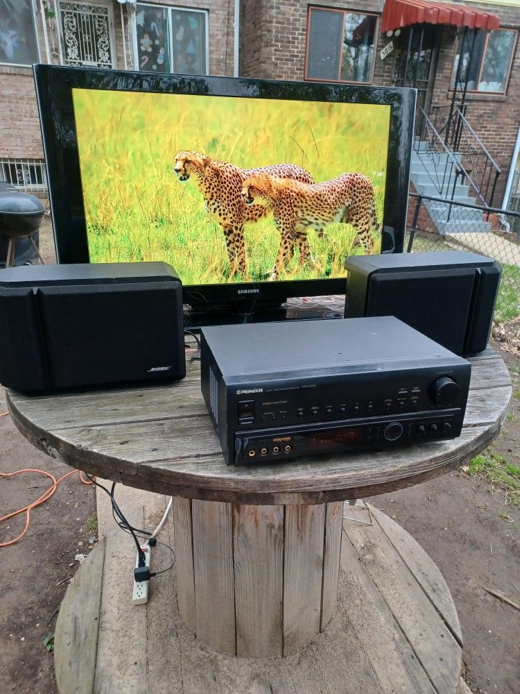 330W PIONEER RECEIVER/BOSE 201 SPEAKERS/40" SAMSUNG 1080P TV WITH ROKU STREAMING STICK AND REMOTES $450 FINAL PRICE