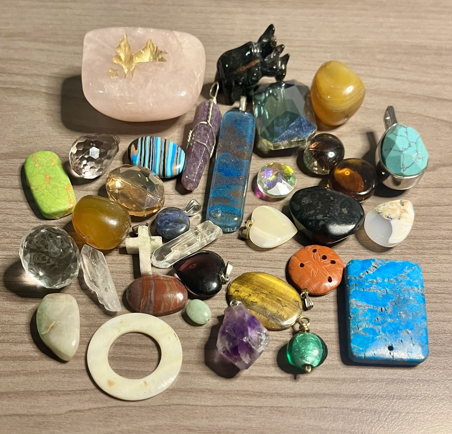 Pretty stones, pendants and trinkets.Make me an offer I can’t refuse. Please feel free to ask any 
