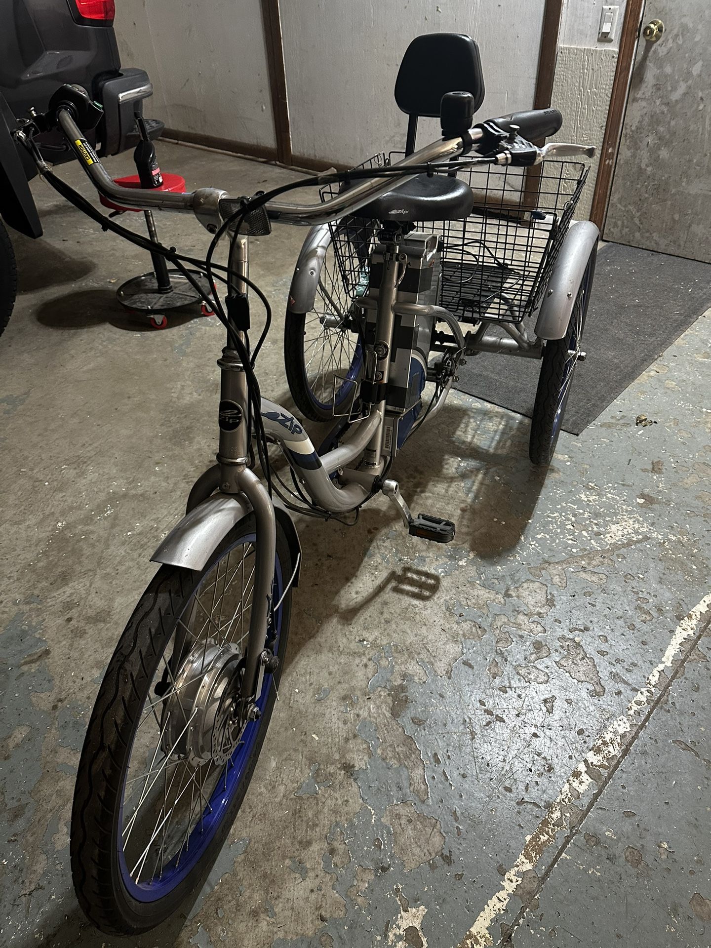 Electric Tricycle – Like New, Runs Great!