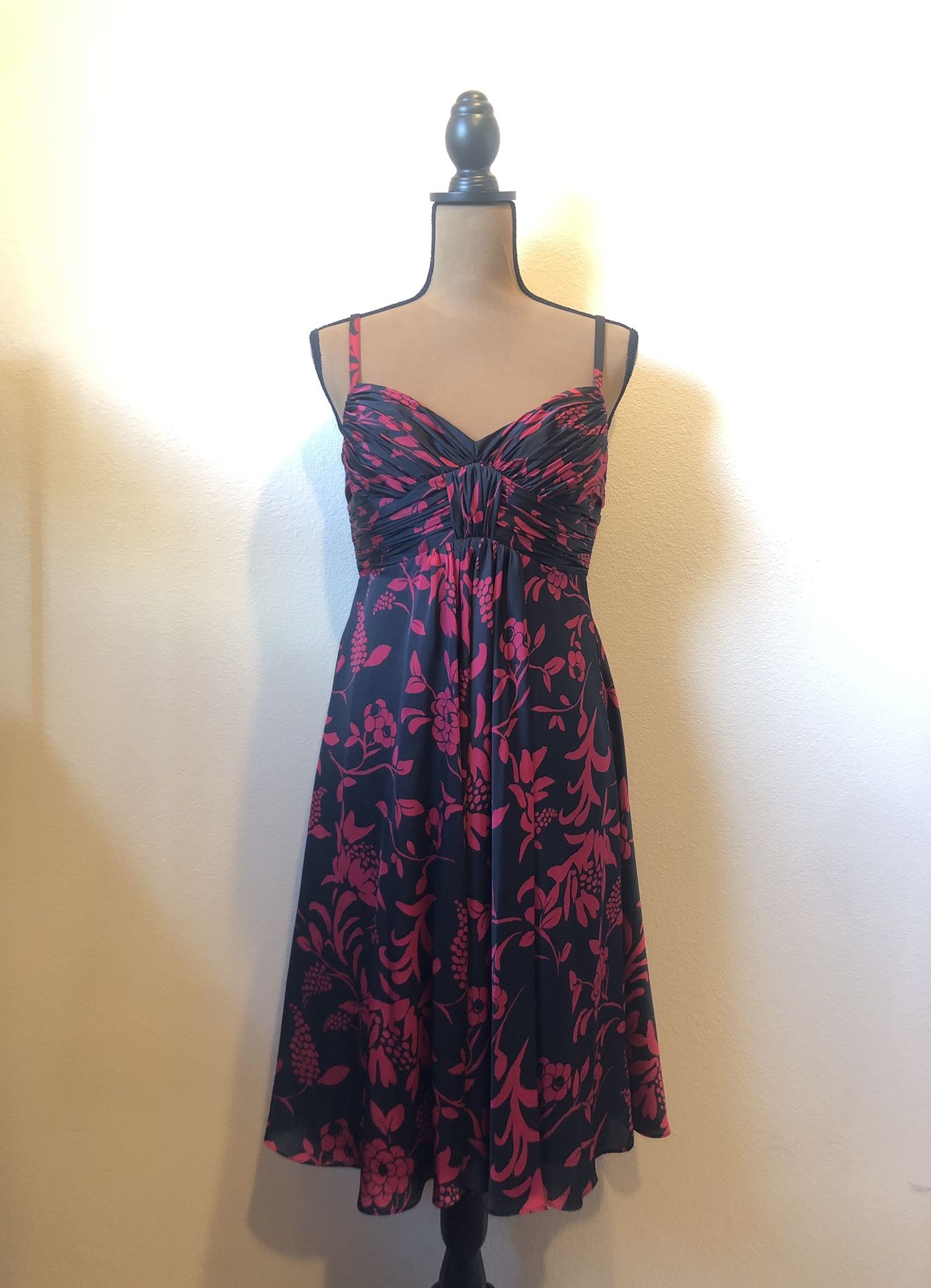 Women’s Dress by Jones Wear Size 6 (Medium)