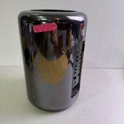 Apple Mac Pro Late 2013 Quad Core Xeon E5  3.7Ghz 32GB RAM 256 SSD D300 2gb