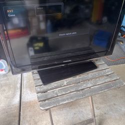 Samsung 32" LCD TV