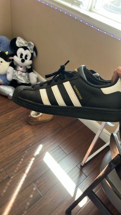 Addias Superstars