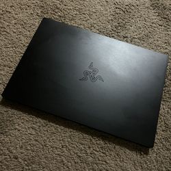 Razer Blade Stealth 13 FHD 1.3 GHz i7-1065G7 16GB 512GB GTX 1650 4K Touchscreen