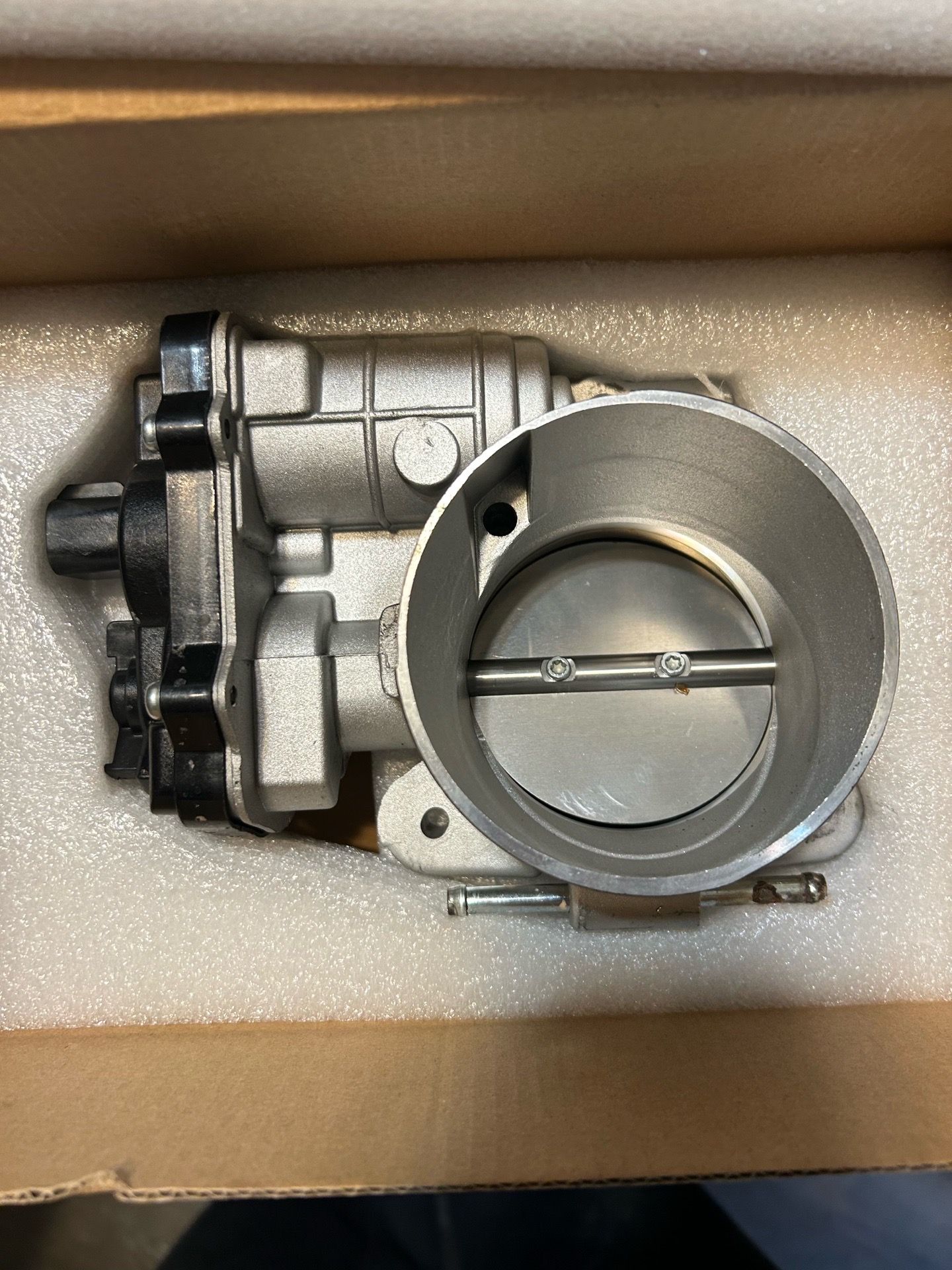 2003-2006 gmt800 Tahoe Silverado throttle body
