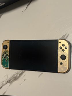 Nintendo Switch (Zelda edition)