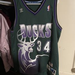 Milwaukee Bucks Jersey