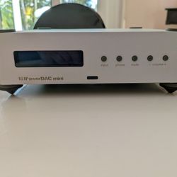 Wadia 151 PowerDAC Mini – Silver – Mint Condition with Original Metal Remote