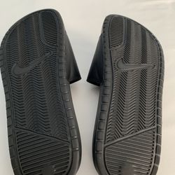 NIKE Sz 9