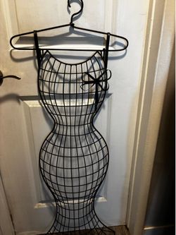 Coat hanger wire manniquin