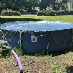 Pool, trampoline
