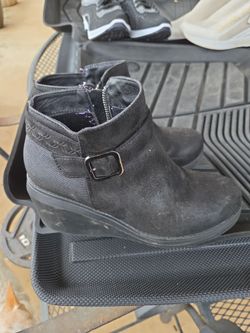 BOBS from Skechers Black Suede Ankle Booties - Women's Size 6.5
