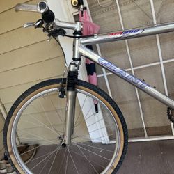 Giant ATX 890 26” Mountain Bike