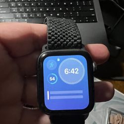 Apple Watch (Series 4)