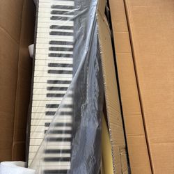 (New !!) KORG SP 200 Digital keyboard